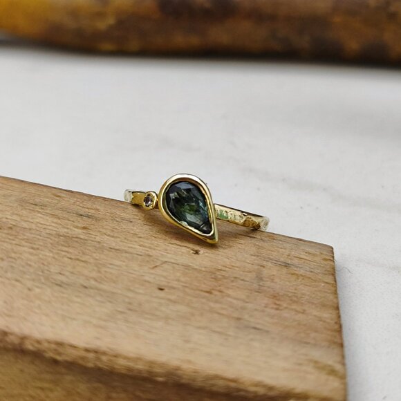 Gold ring. 14 Karat yellow gold with a Green Tourmaline and small Diamond. - Picture 7 of 14